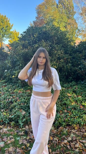 Angelina_Dehlow
