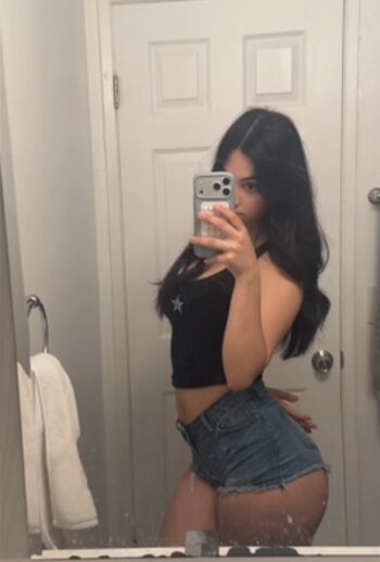 Full leaked Arlenevera private onlyfans photo