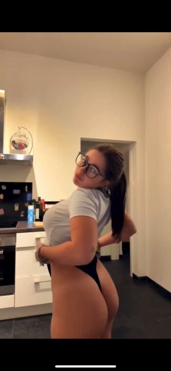 Full leaked Fafamineuse private onlyfans photo