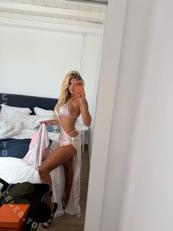 Full leaked Luana vjollca private onlyfans photo