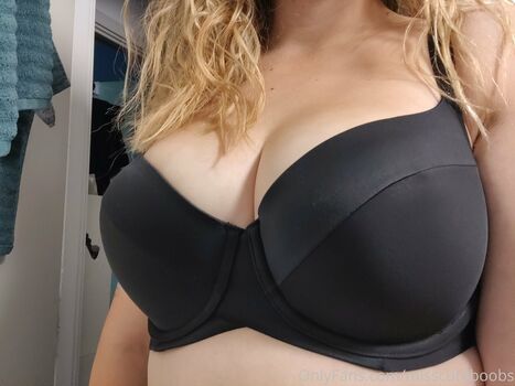 miss cute boobs