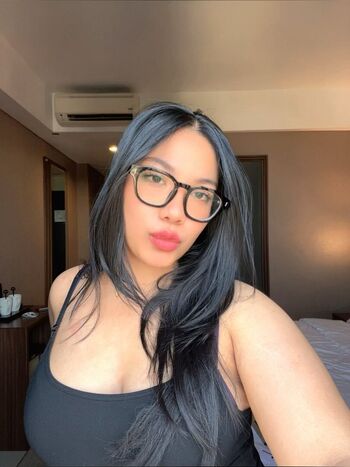 Full leaked Yazy private onlyfans photo